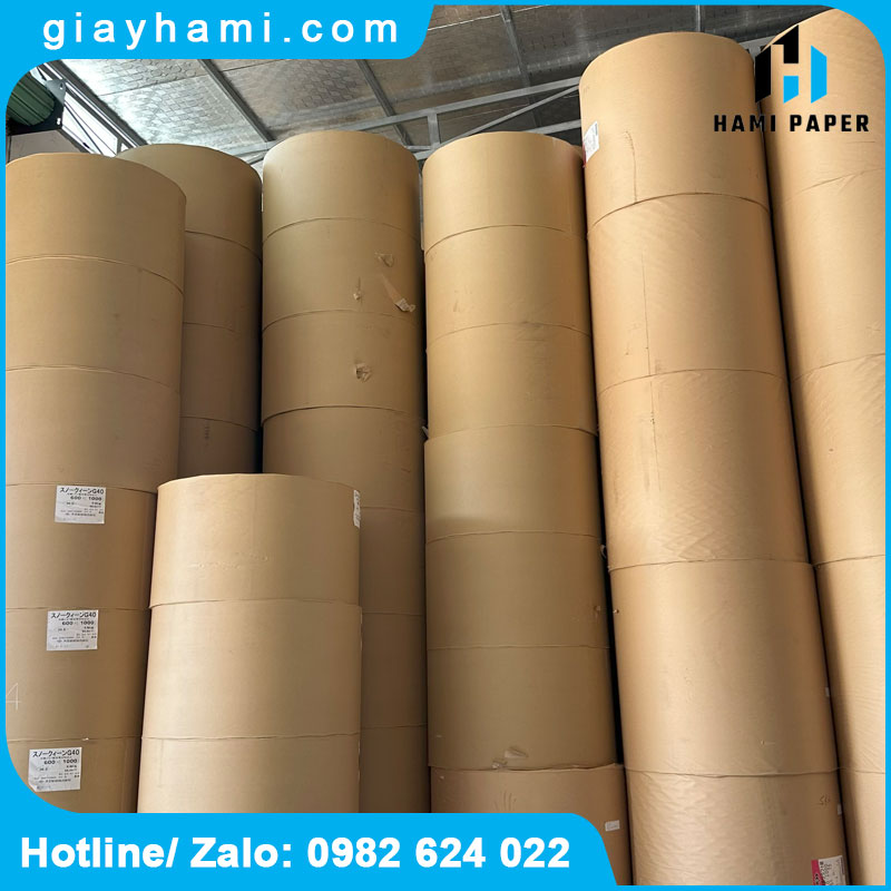 Cuộn giấy kraft dùng làm bao bì 